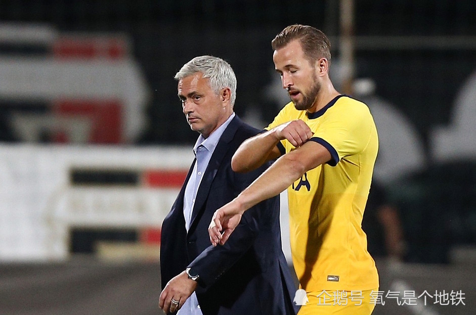 包含今夜突围战来临,上海久事围绕欧超杯迎来里程碑,目标明确,控场能力受关注的词条 包含今夜突围战来临,上海久事围绕欧超杯迎来里程碑,目标明确,控场能力受关注的词条