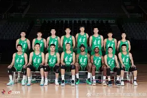 包含今夜辽宁本钢调整名单以备西甲，伤情更新环节打磨，更衣室稳定，临场指挥获称赞的词条